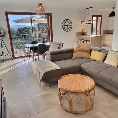 Vakantiehuis Maison U Castagnu Santa-Reparata-di-Balagna